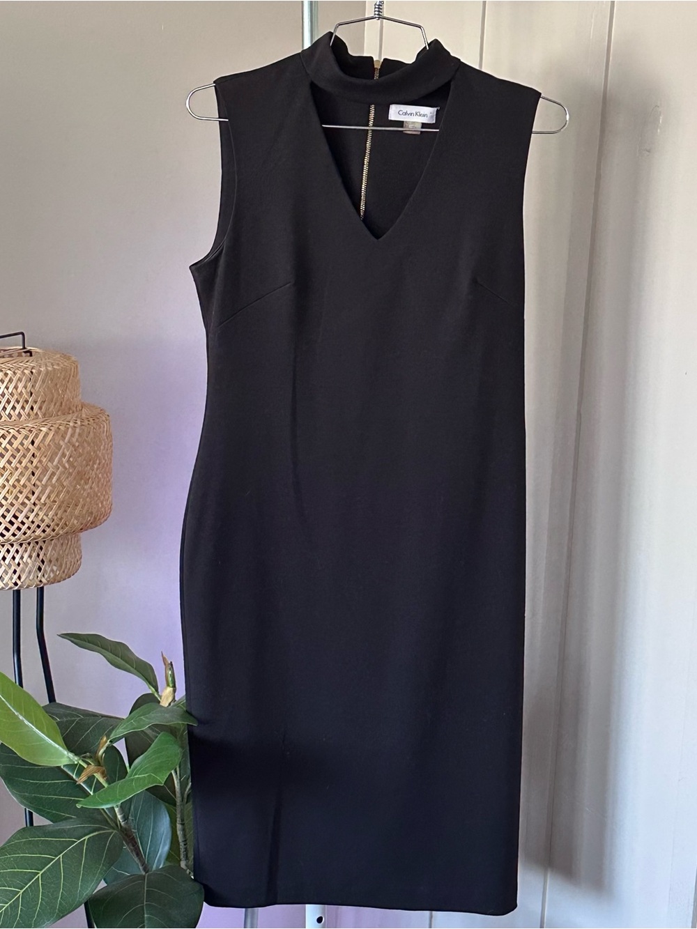 Calvin Klein Black Sleeveless V Neck Cutout Dress (Size 4)